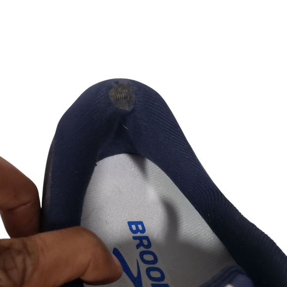 Brooks Adrenaline Gts 22 Running Shoe - Picture 11 of 13